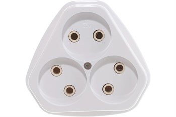 Розетка КУНЦЕВО-ЭЛЕКТРО РА10-387, трехместная, накладная, белая, без заземления, треугольная 4541