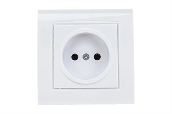 Розетка UNIVersal Бриллиант 7947625, одноместная, встраиваемая, белая, с заземлением 22452